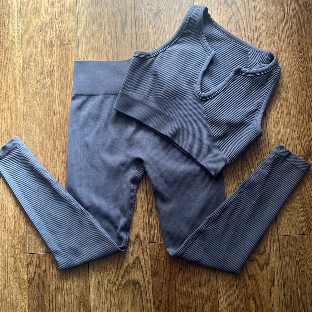 Gray Women's Ribbed Leggings and Top Set